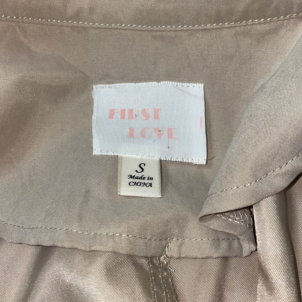 FIRST LOVE Vest - Picture 4 of 5